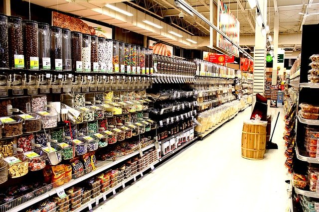 Na svátek sedmnáctého listopadu si můžete jít nakoupit do jakéhokoli supermarketu