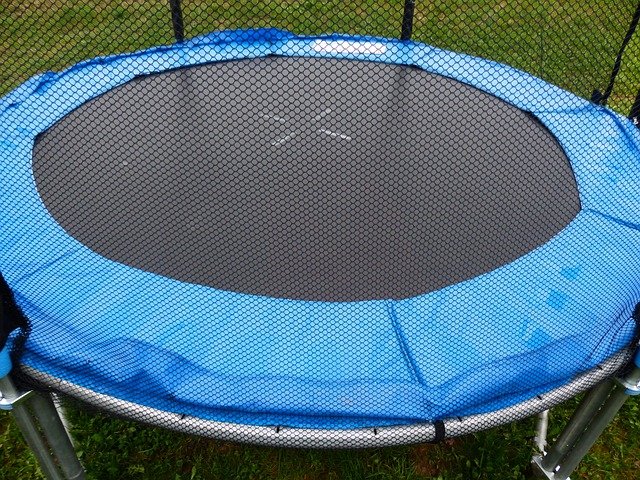 Co je na trampolínách s ochrannou sítí tak výjimečného